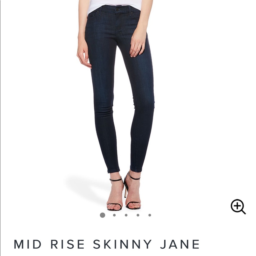 Mott & Bow Jane Mid Rise Skinny Jeans